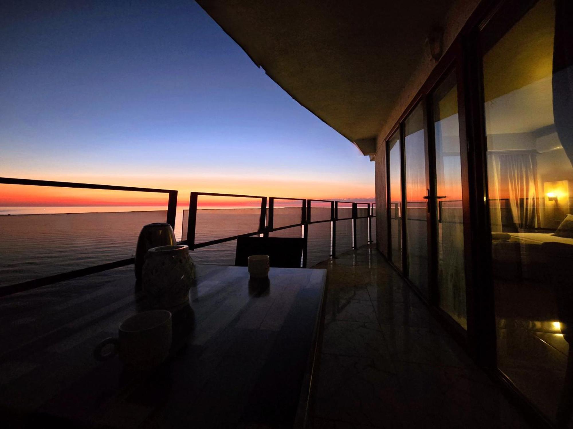 Ashtal Beach Hotel Batumi Exterior photo